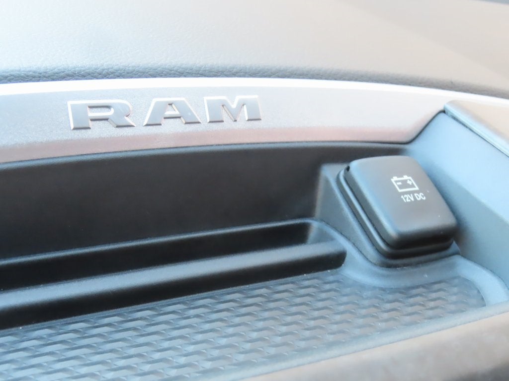 2023 RAM 1500 Big Horn Crew Cab 4x4 5'7' Box