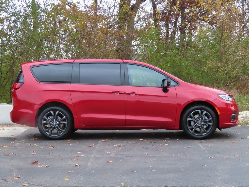 2026 Chrysler Pacifica PACIFICA SELECT AWD