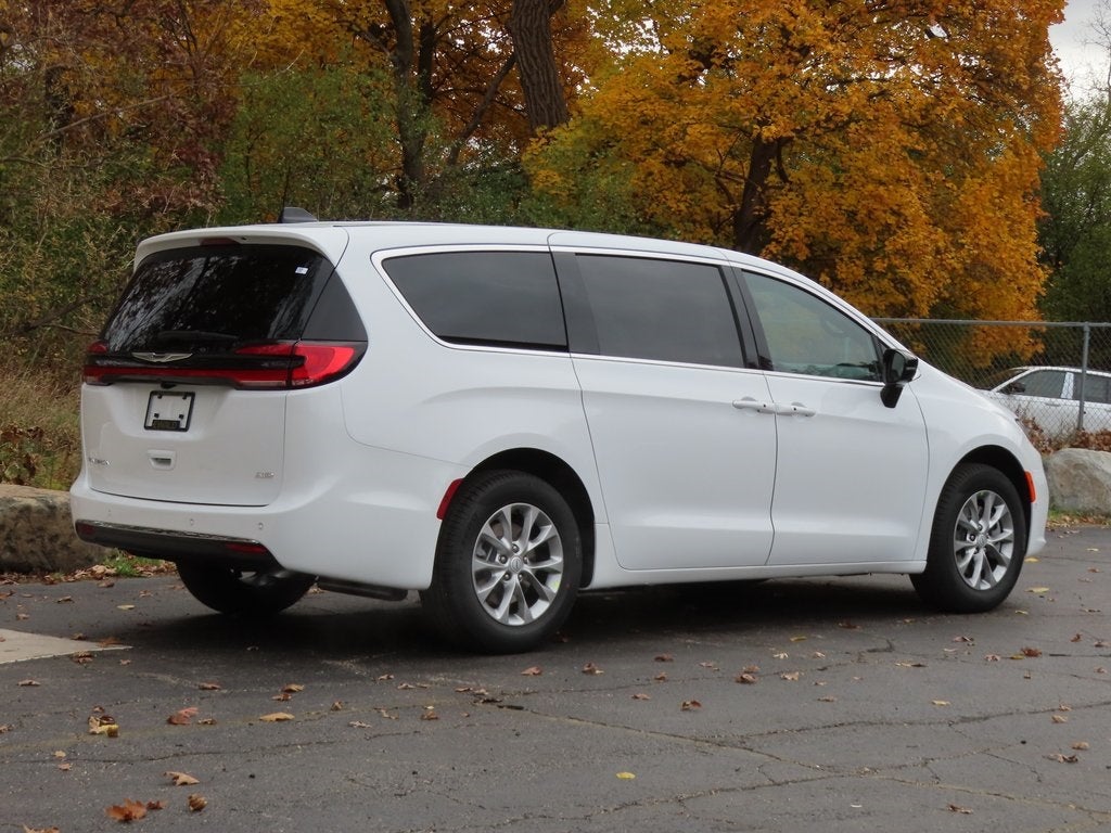 2026 Chrysler Pacifica PACIFICA SELECT AWD