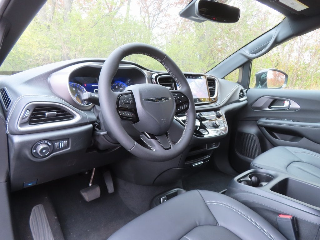 2026 Chrysler Pacifica PACIFICA SELECT AWD