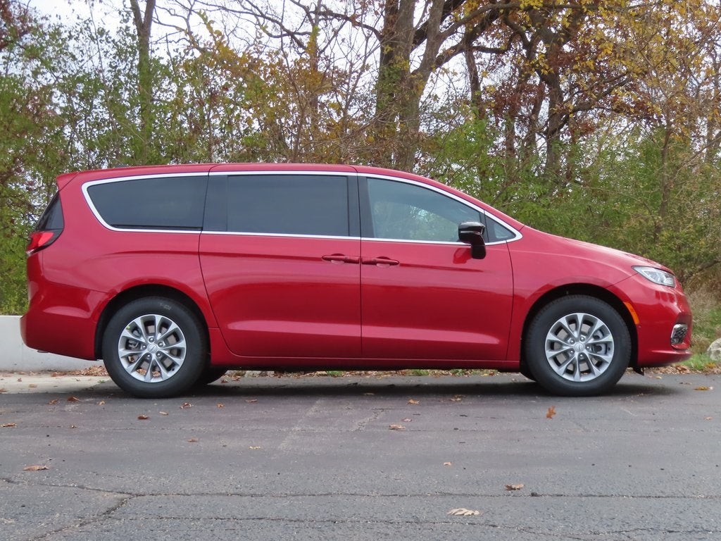 2026 Chrysler Pacifica PACIFICA SELECT AWD
