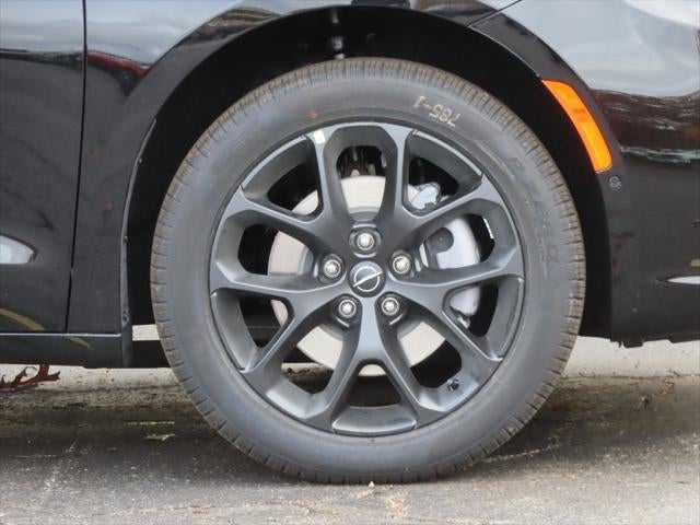 2026 Chrysler Pacifica PACIFICA LIMITED AWD