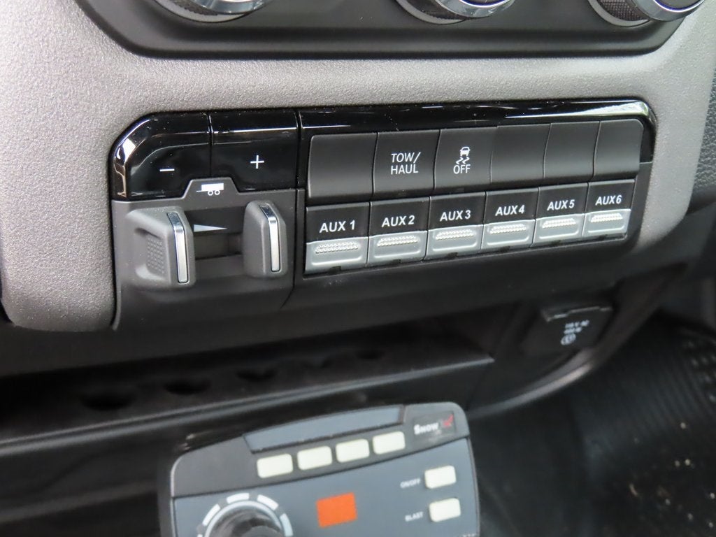 2024 RAM 2500 RAM 2500 TRADESMAN REGULAR CAB 4X4 8' BOX