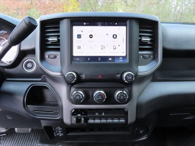 2024 RAM 3500 RAM 3500 TRADESMAN CHASSIS REGULAR CAB 4X4 84' CA