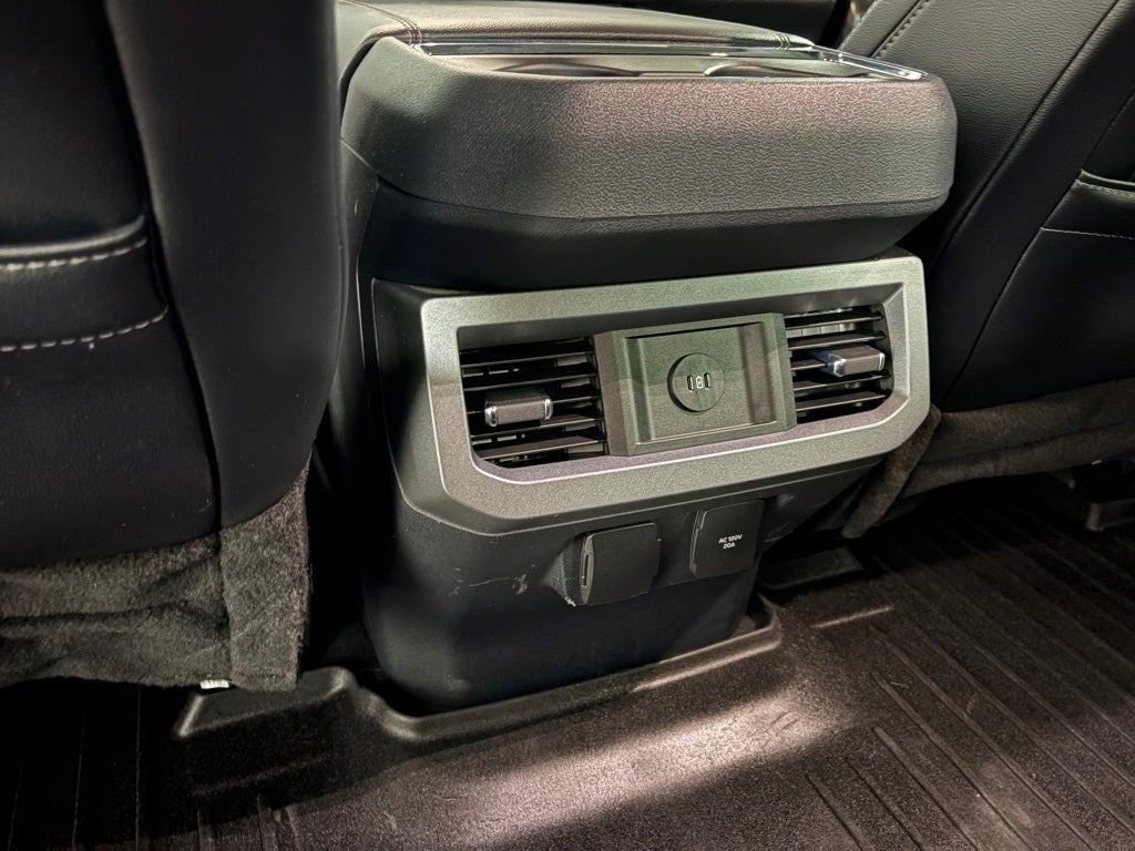 2024 Ford F-550SD Lariat DRW