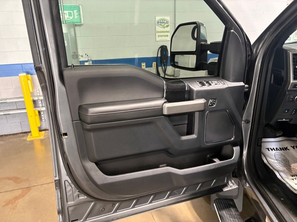 2022 Ford F-450SD Platinum DRW