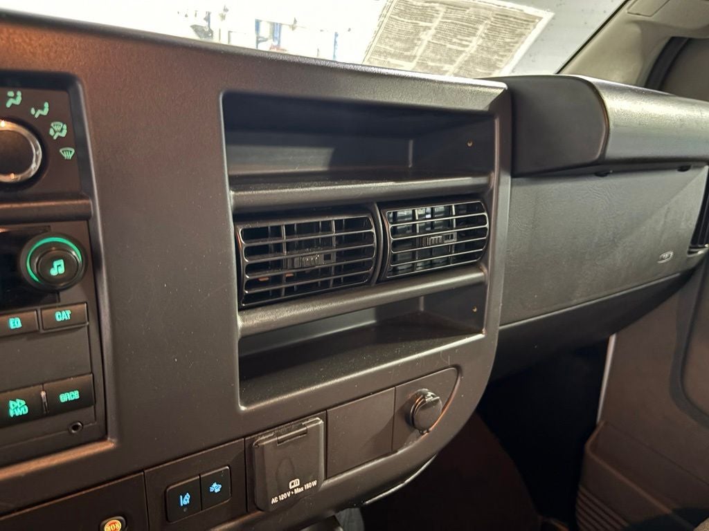 2024 Chevrolet Express 3500 LT Passenger
