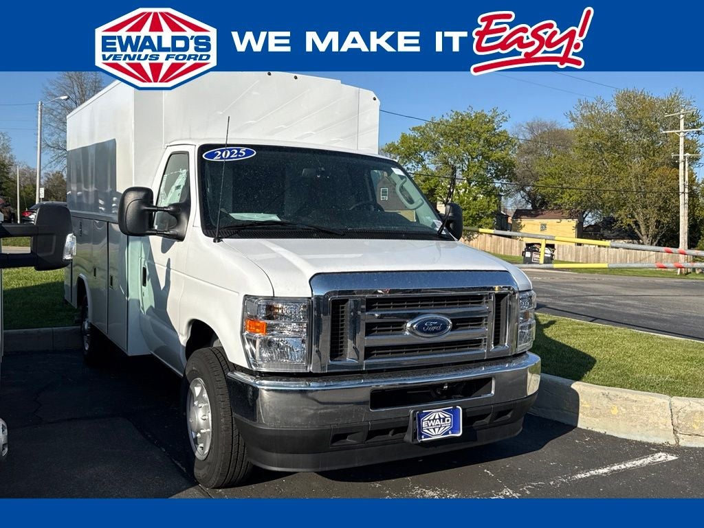 2025 Ford E-350SD Base Cutaway
