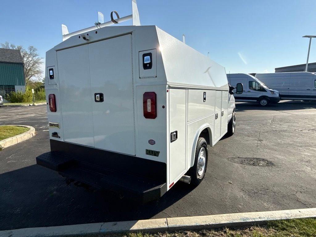 2025 Ford E-350SD Base Cutaway