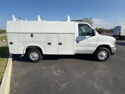 2025 Ford E-350SD Base Cutaway