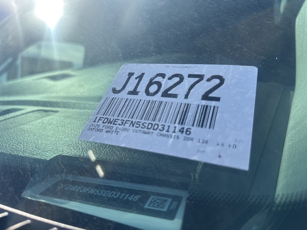 2025 Ford E-350SD Base Cutaway