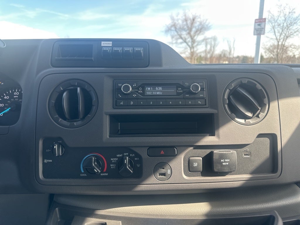 2025 Ford E-350SD Base Cutaway