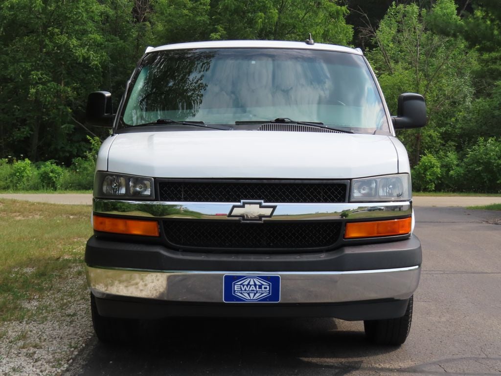 2017 Chevrolet Express 3500 LT Passenger