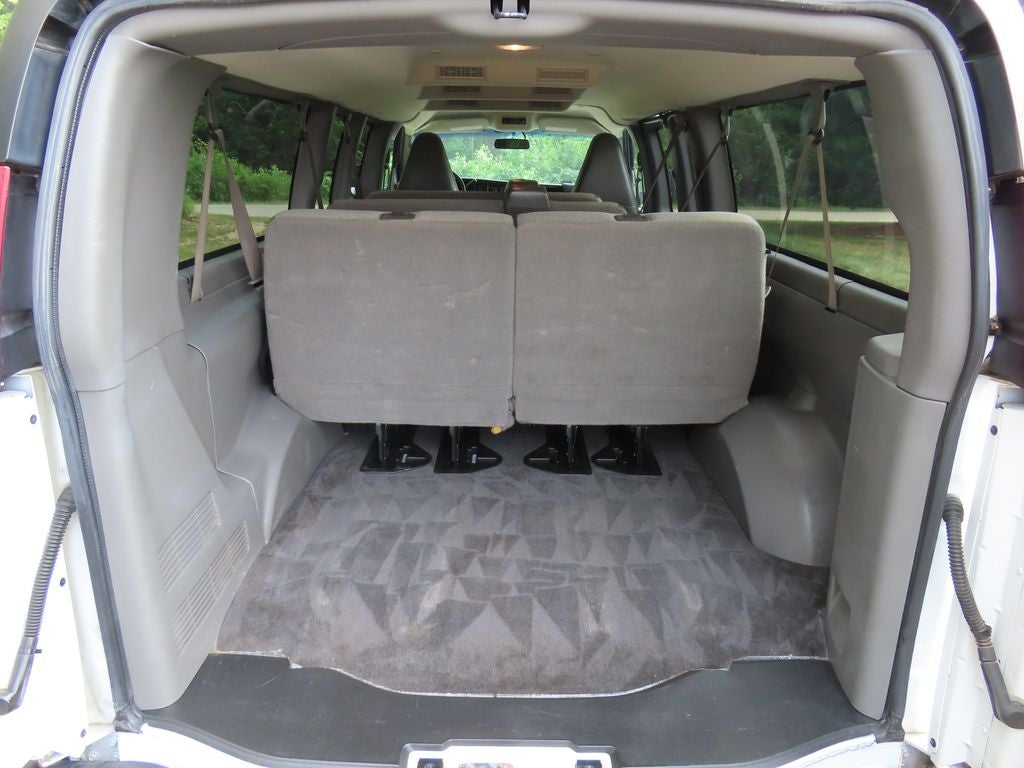 2017 Chevrolet Express 3500 LT Passenger