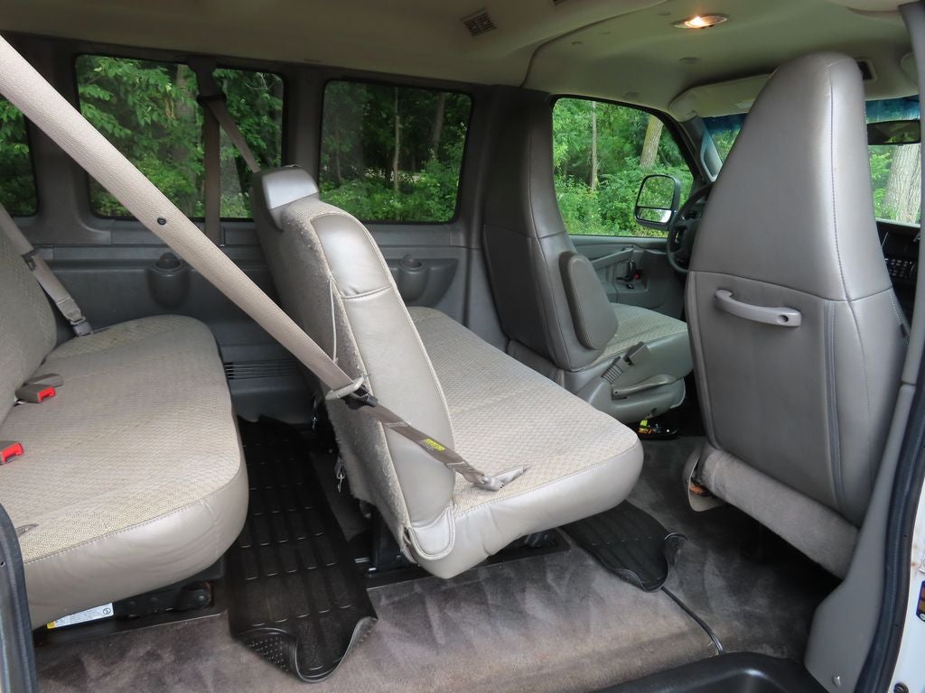 2017 Chevrolet Express 3500 LT Passenger