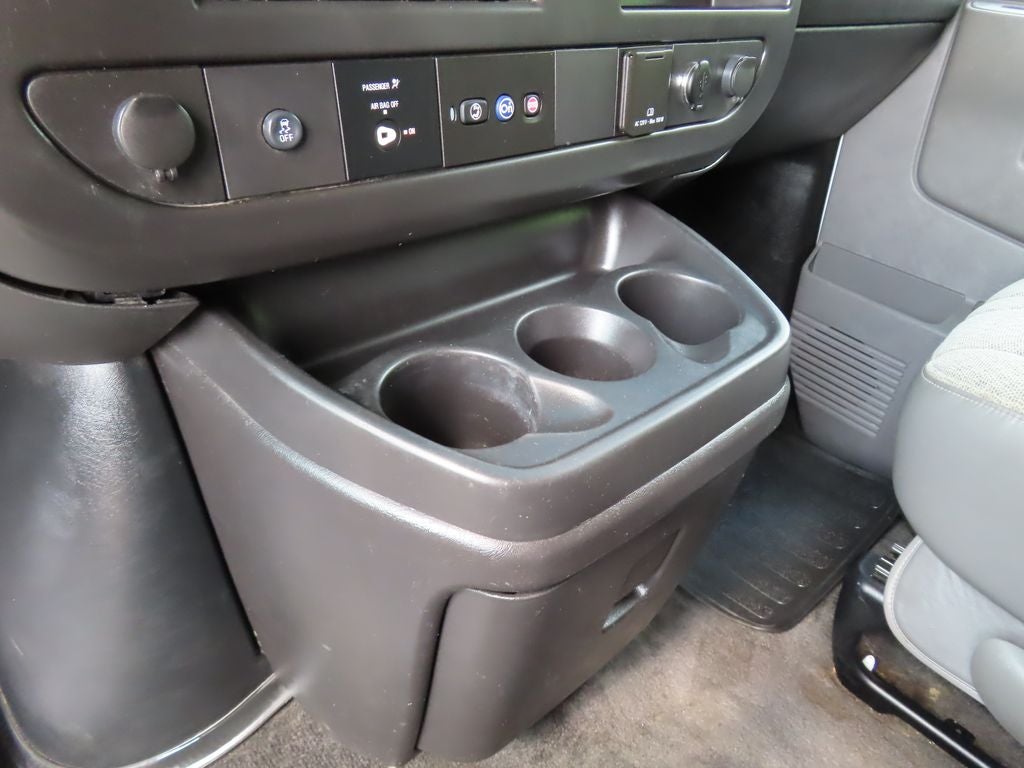 2017 Chevrolet Express 3500 LT Passenger