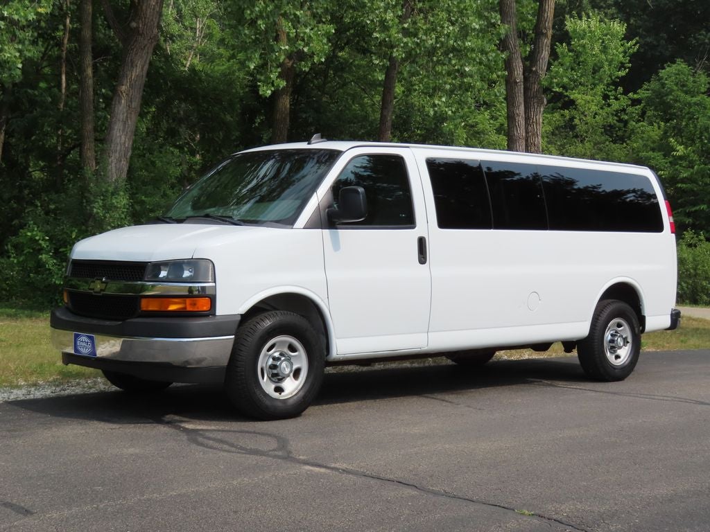2017 Chevrolet Express 3500 LT Passenger