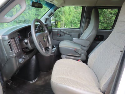2017 Chevrolet Express 3500 LT Passenger