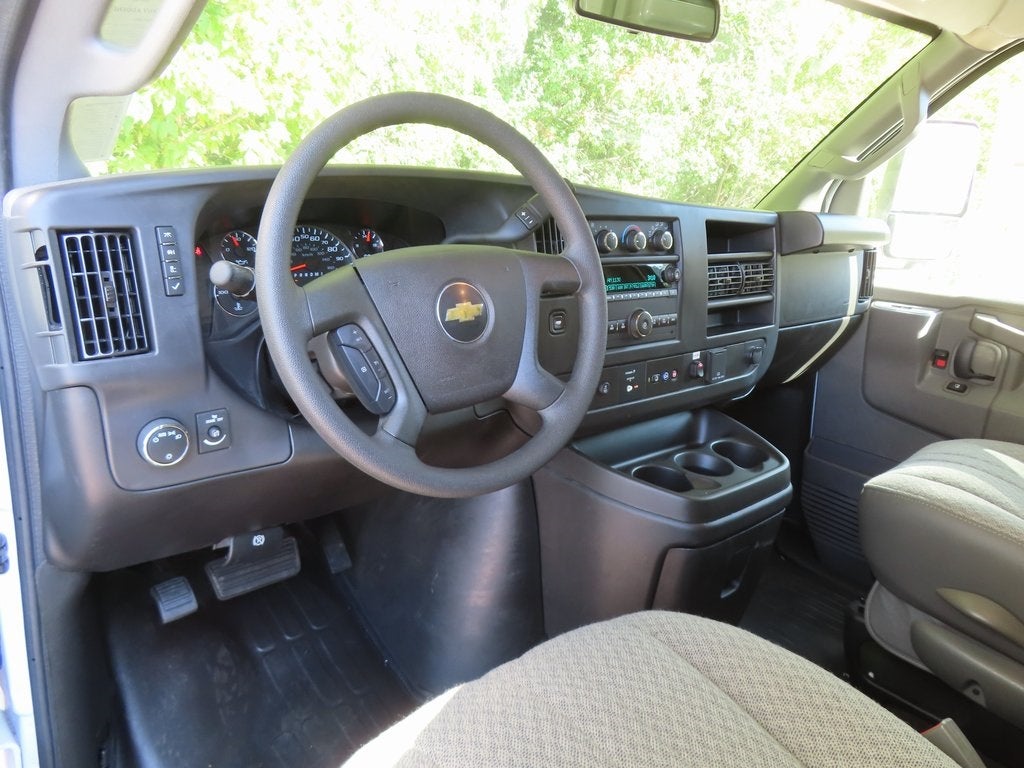 2025 Chevrolet Express 3500 KNAPHEIDE 56" ULTRA-LOW KUV129SU Cutaway