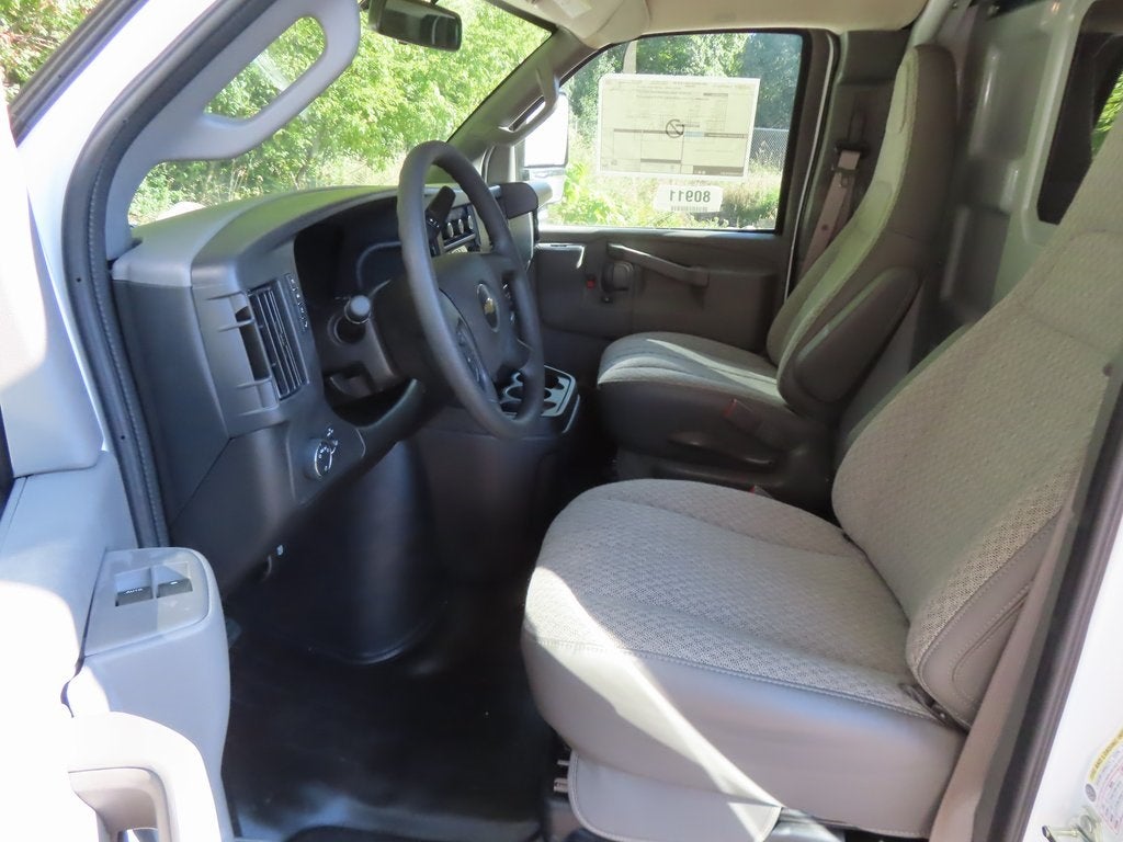 2025 Chevrolet Express 3500 KNAPHEIDE 56" ULTRA-LOW KUV129SU Cutaway