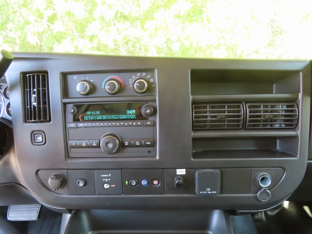 2025 Chevrolet Express 3500 KNAPHEIDE 56" ULTRA-LOW KUV129SU Cutaway