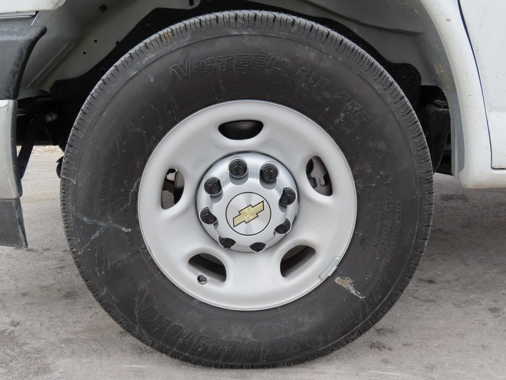 2025 Chevrolet Express 3500 Work Van Cutaway