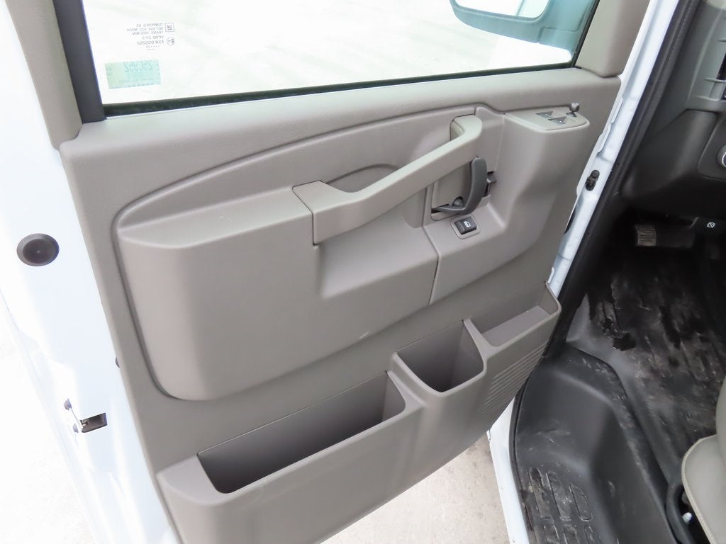 2025 Chevrolet Express 3500 Work Van Cutaway