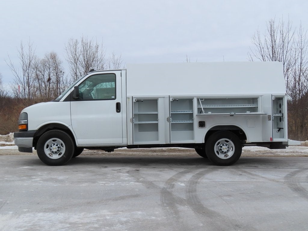 2025 Chevrolet Express 3500 Work Van Cutaway
