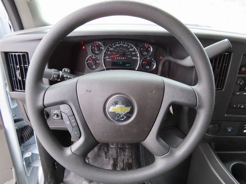 2025 Chevrolet Express 3500 Work Van Cutaway