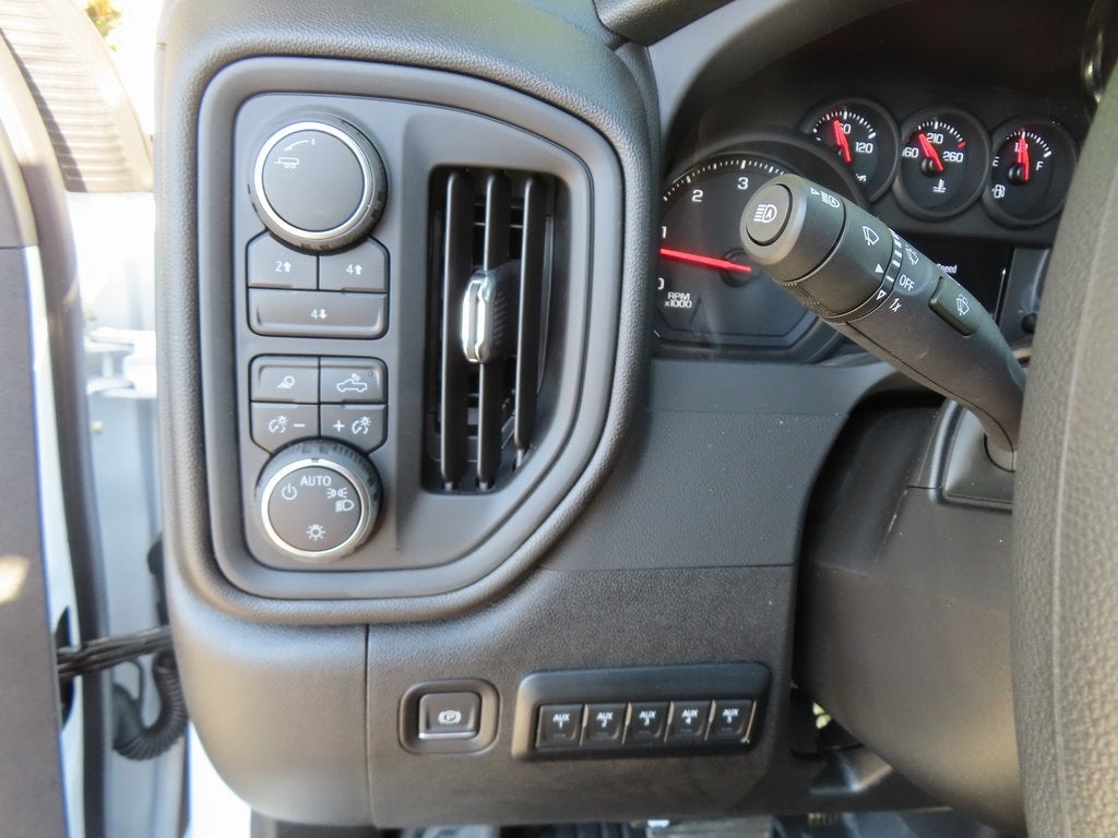 2025 Chevrolet Silverado 3500HD Work Truck MONROE 12'6" MTE P-SERIES, WOOD FLOOR BODY, TRADES