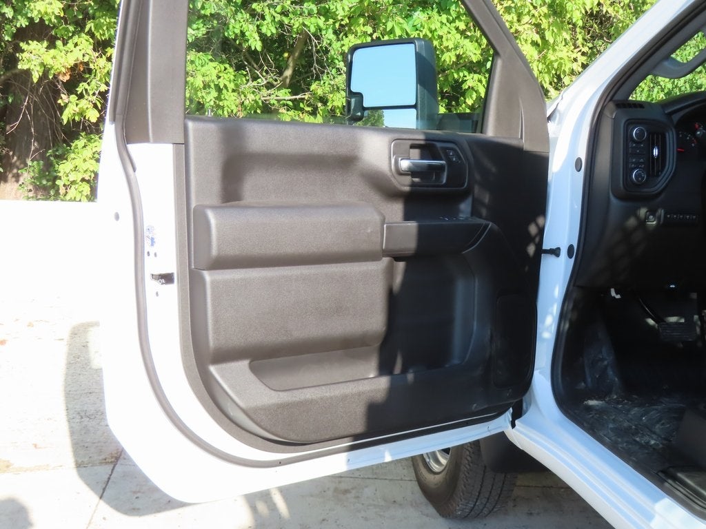 2025 Chevrolet Silverado 3500HD Work Truck MONROE 12'6" MTE P-SERIES, WOOD FLOOR BODY, TRADES