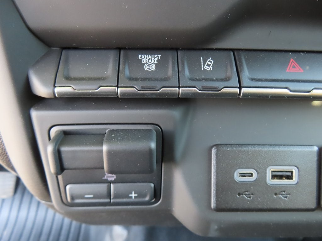 2025 Chevrolet Silverado 3500HD Work Truck MONROE 12'6" MTE P-SERIES, WOOD FLOOR BODY, TRADES