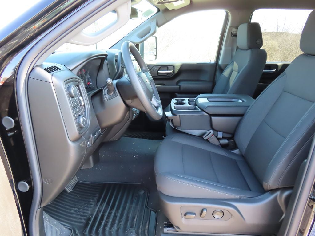 2026 Chevrolet Silverado 2500HD Custom