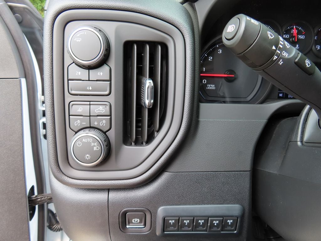 2026 Chevrolet Silverado 2500HD Custom