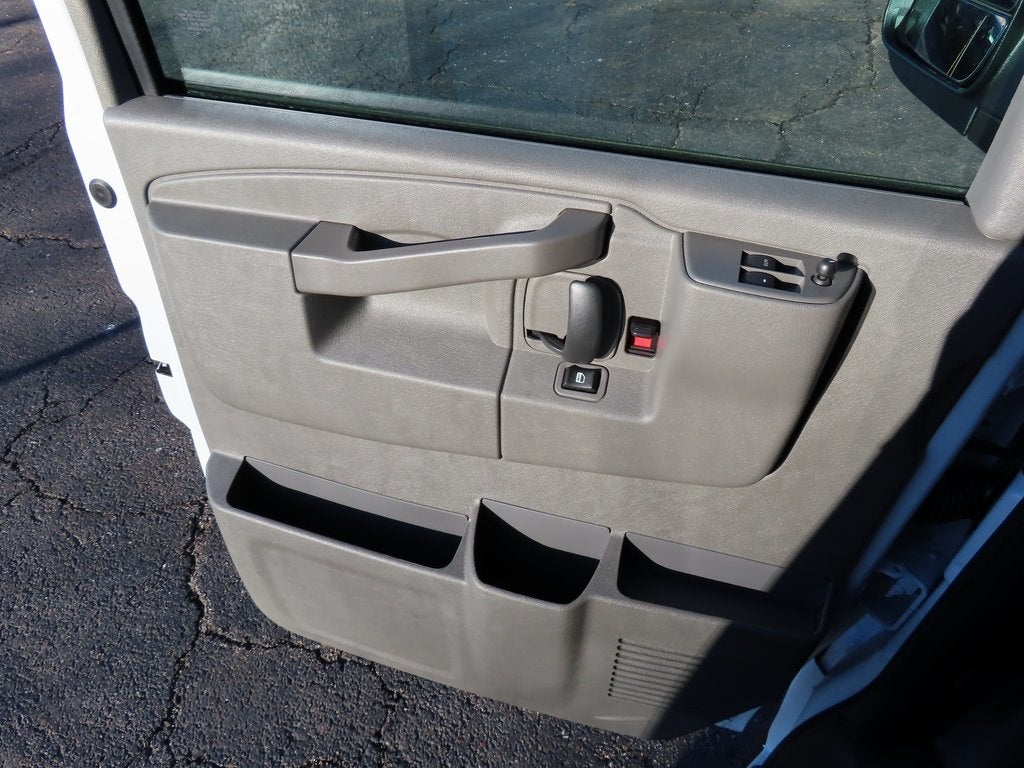 2025 Chevrolet Express 2500 Work Van Cargo
