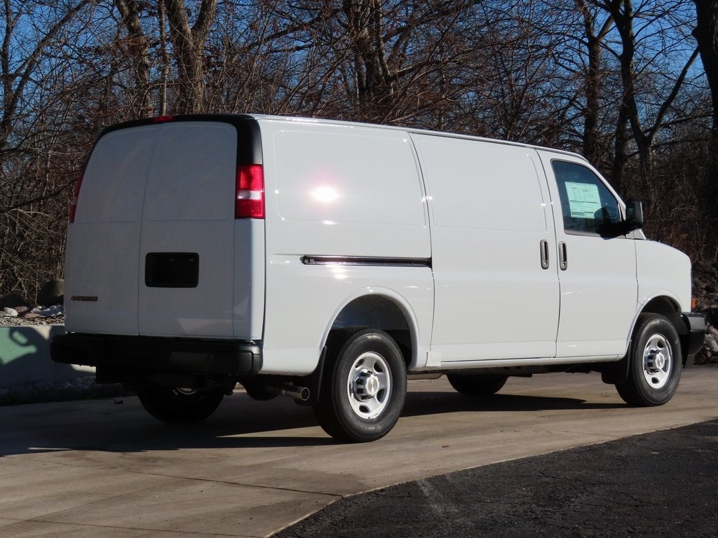 2025 Chevrolet Express 2500 Work Van Cargo