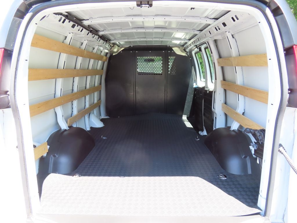 2024 Chevrolet Express 2500 Work Van Cargo