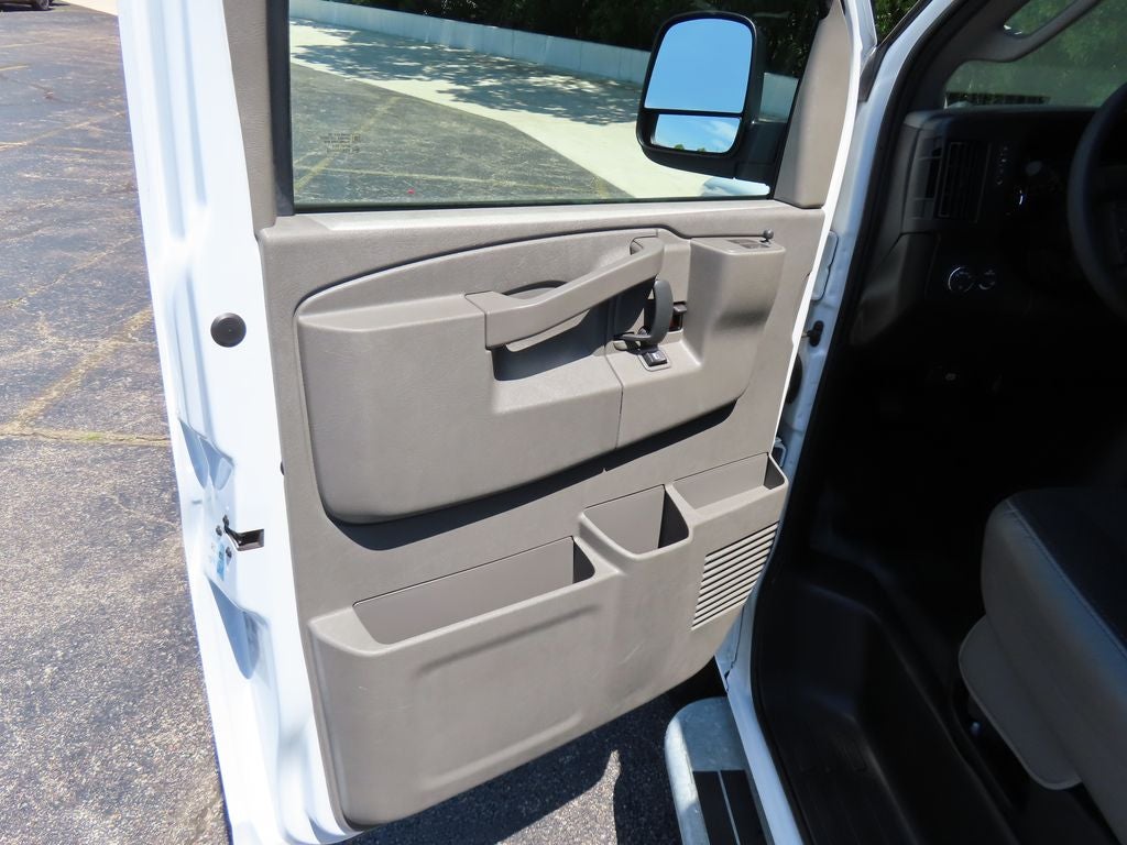 2024 Chevrolet Express 2500 Work Van Cargo