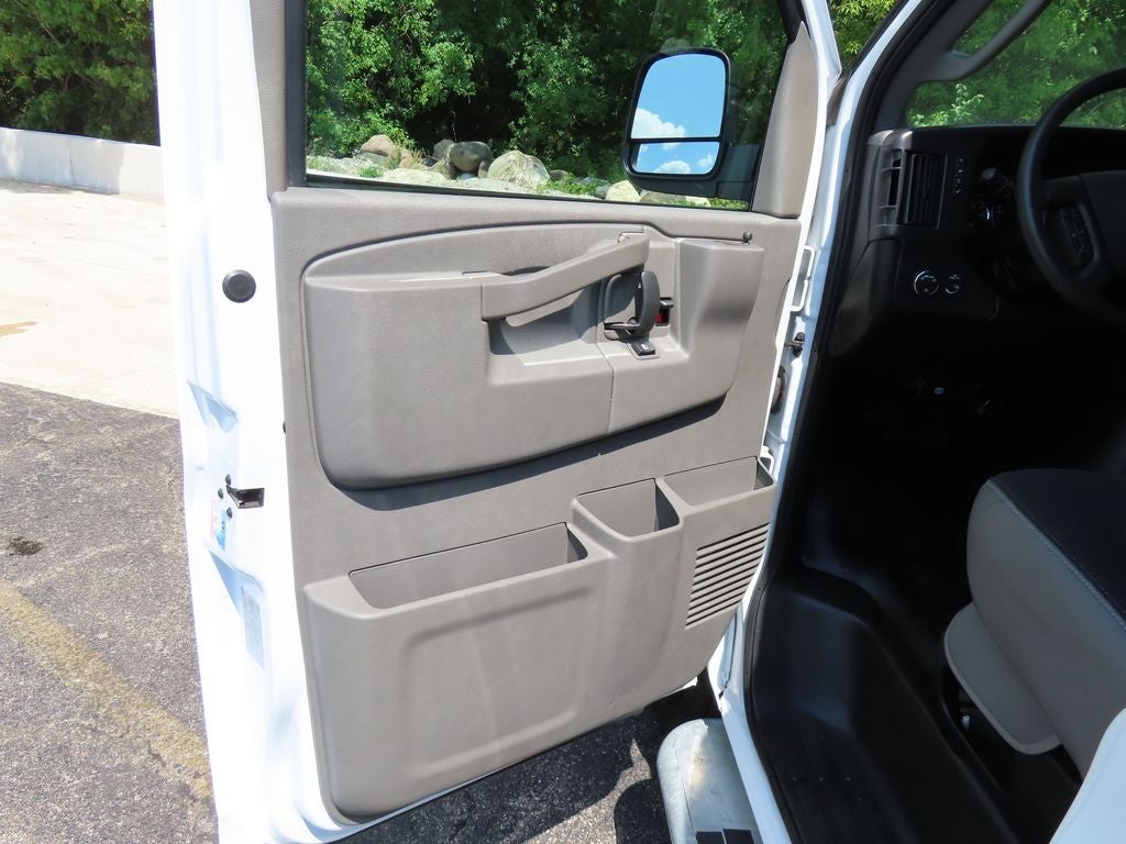 2025 Chevrolet Express 2500 Work Van Cargo
