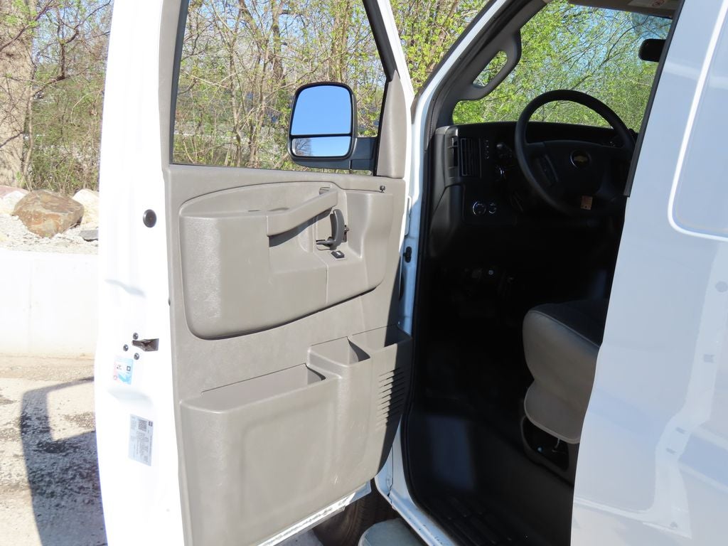 2024 Chevrolet Express 2500 Work Van Cargo