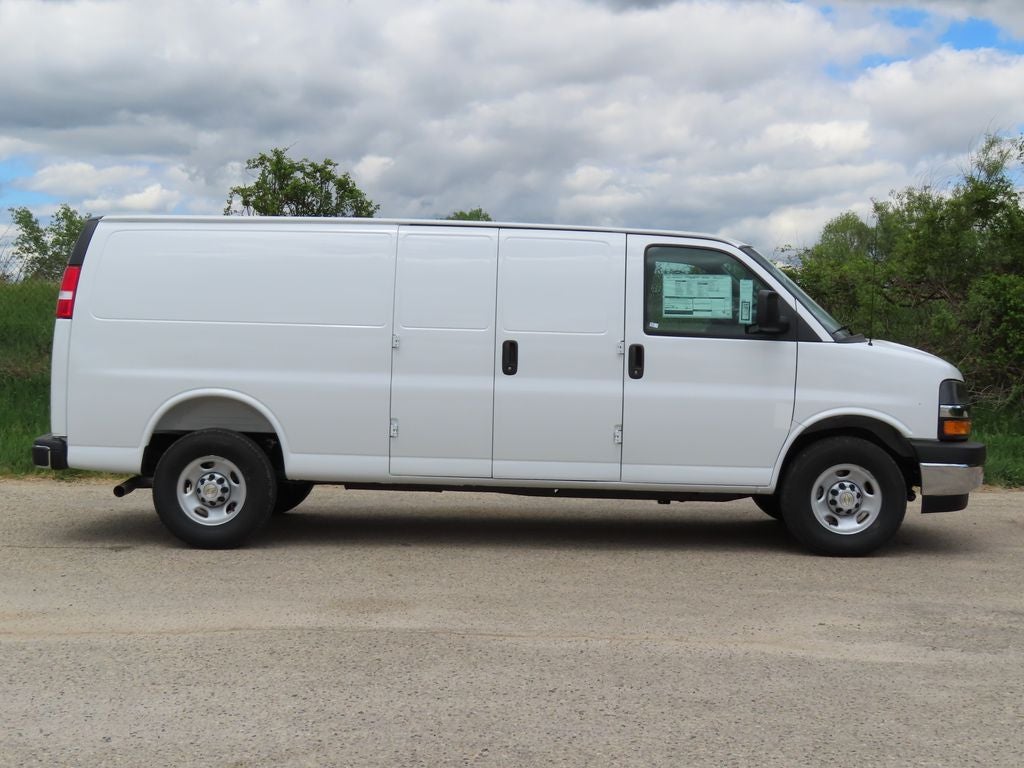 2026 Chevrolet Express 3500 Work Van Cargo