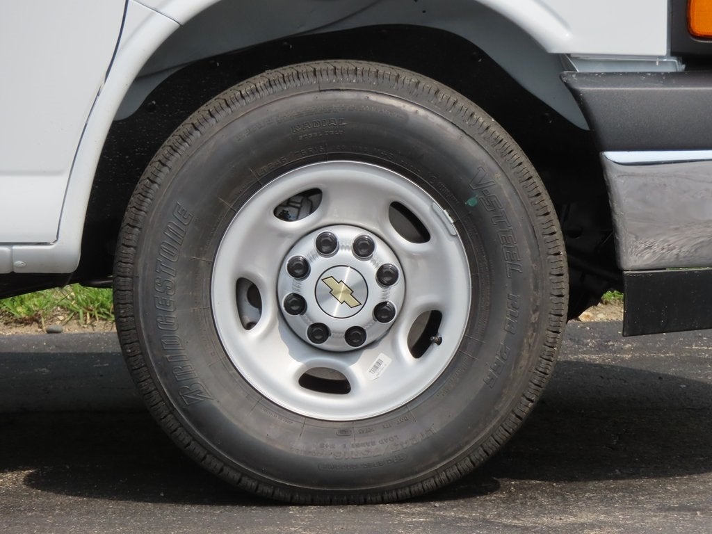 2025 Chevrolet Express 3500 READING - 57" SRW, ALUMINUM ROOF CLASSIC SERVICE V Cutaway