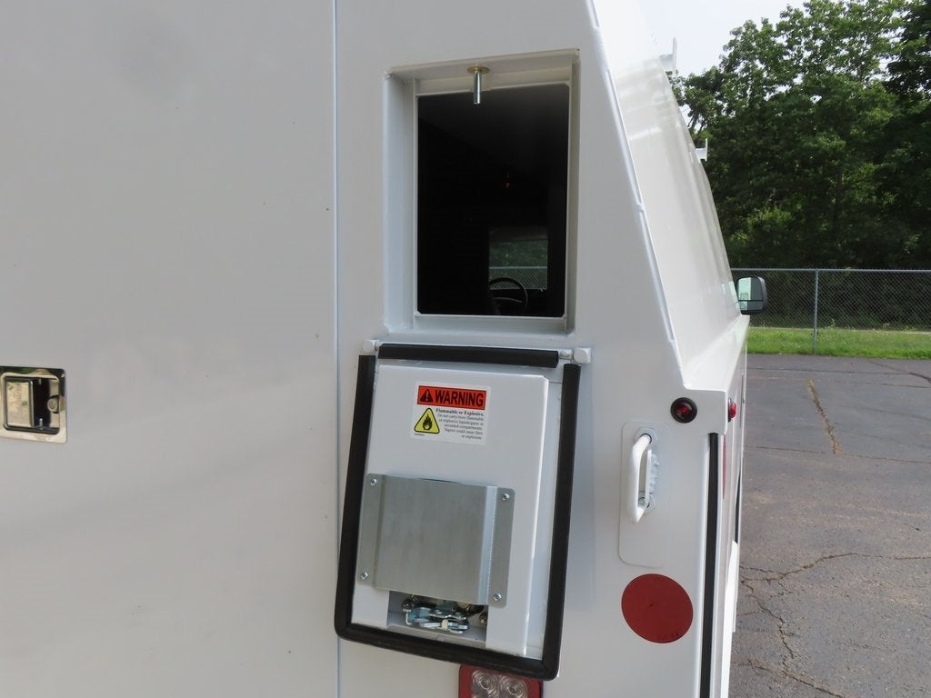 2025 Chevrolet Express 3500 READING - 57" SRW, ALUMINUM ROOF CLASSIC SERVICE V Cutaway