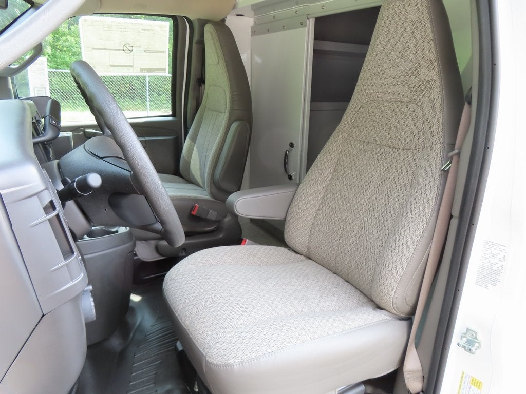 2025 Chevrolet Express 3500 READING - 57" SRW, ALUMINUM ROOF CLASSIC SERVICE V Cutaway