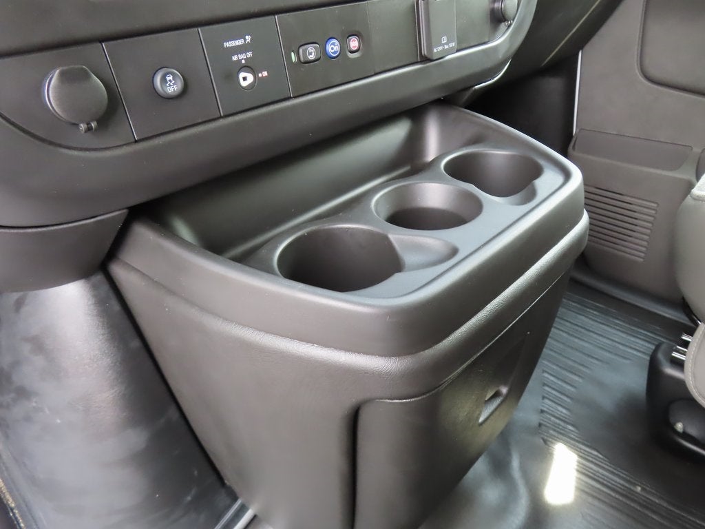 2025 Chevrolet Express 3500 READING - 57" SRW, ALUMINUM ROOF CLASSIC SERVICE V Cutaway