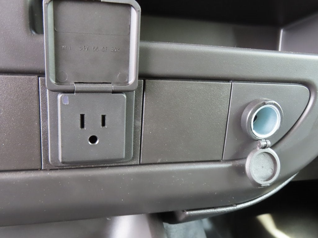 2025 Chevrolet Express 3500 READING - 57" SRW, ALUMINUM ROOF CLASSIC SERVICE V Cutaway