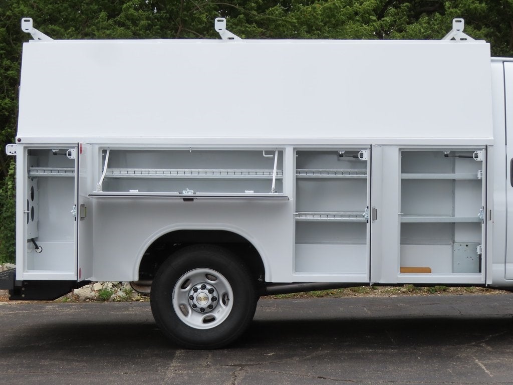 2025 Chevrolet Express 3500 READING 57" SRW, ALUMINUM ROOF CLASSIC SERVICE VAN Cutaway