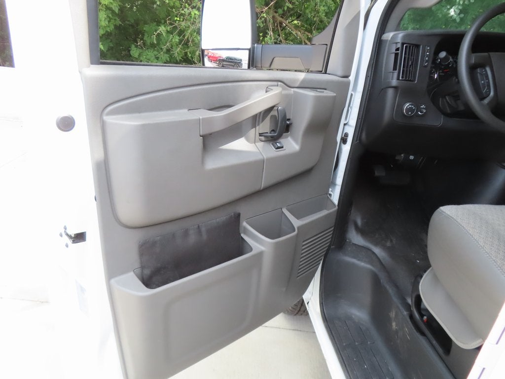 2024 Chevrolet Express 3500 Work Van Cutaway