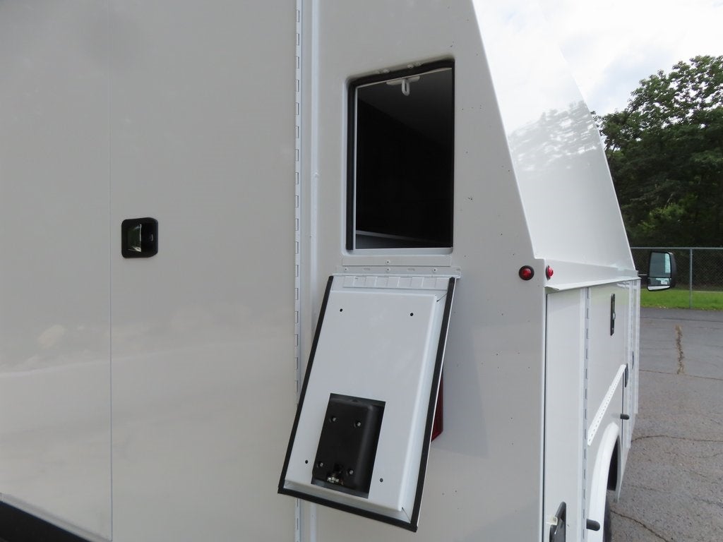 2024 Chevrolet Express 3500 Work Van Cutaway