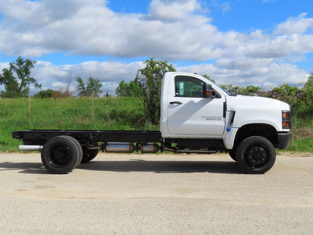2026 Chevrolet Silverado 6500HD WT